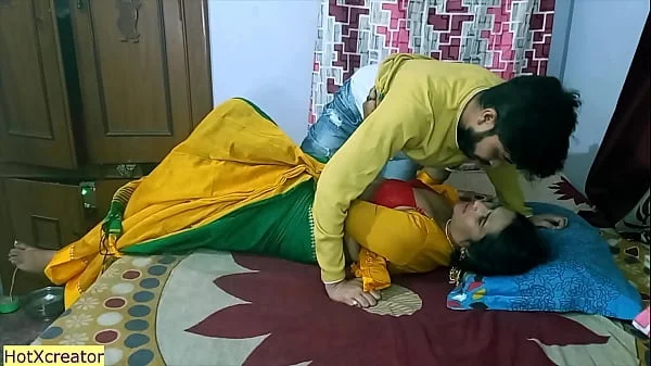 Indian hot Milf aunty vs hot teen!! Indian sex with hindi audio